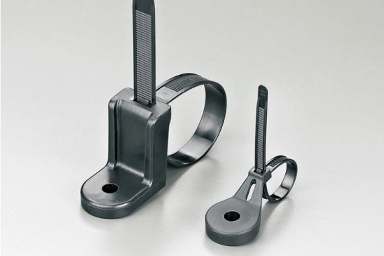 Cedar Type Tie Holder